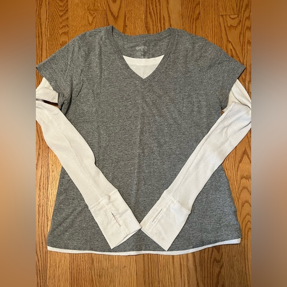 Danskin now active top with thumbhole sleeves. Women’s size large - Picture 2 of 10